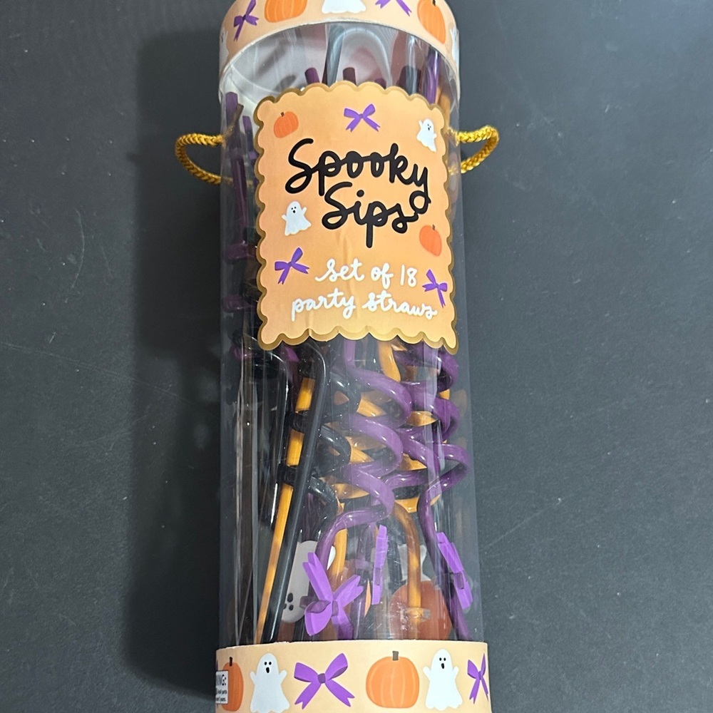 Set of 18 Halloween party straws— Dayna Lee collection